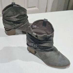 Women's Gray Ankle Boots